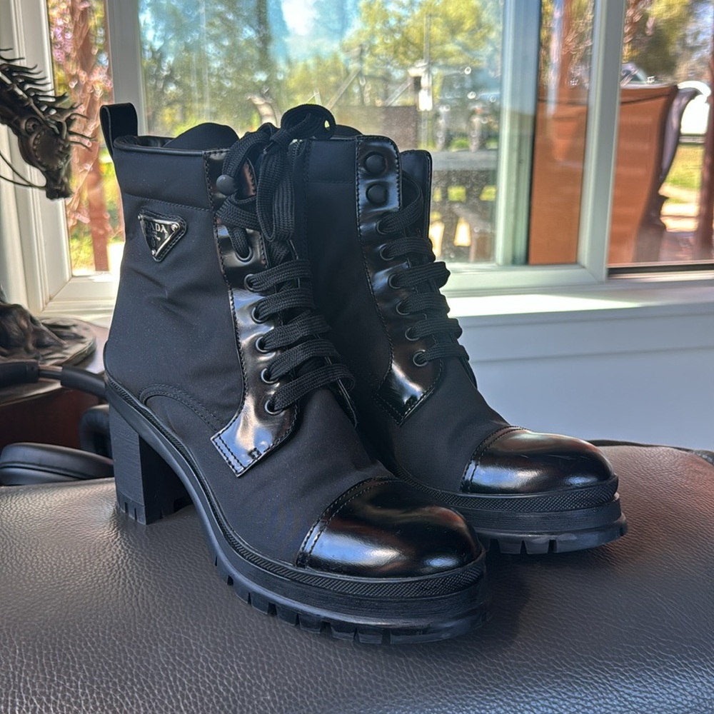 COPY - Boots never sold! out of country & Poshmark canceled order before I coul…